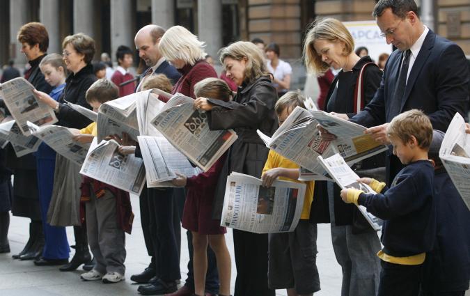 What is the news agenda and how can you use it to your advantage?